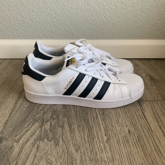 Superstar Adidas Sneakers - Picture 2 of 5